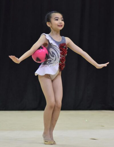 R White Flower Ball 2